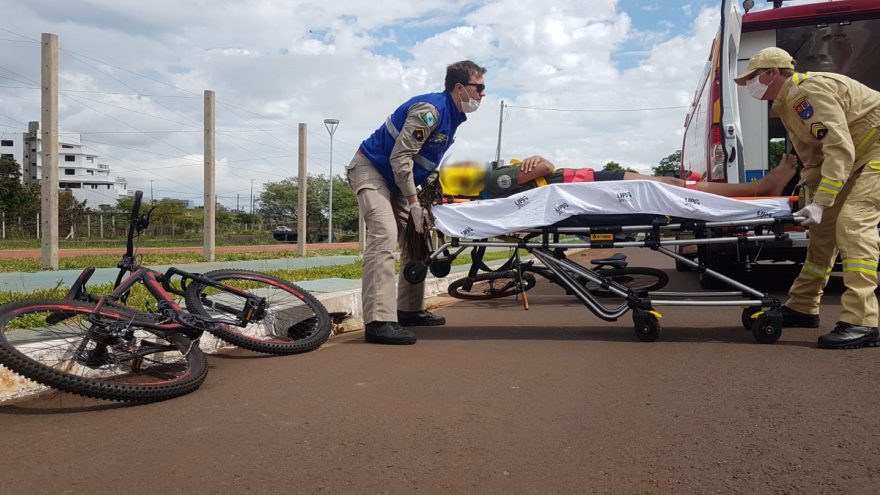 Ciclista se fere ao sofrer queda no Ecopark Oeste, em Cascavel