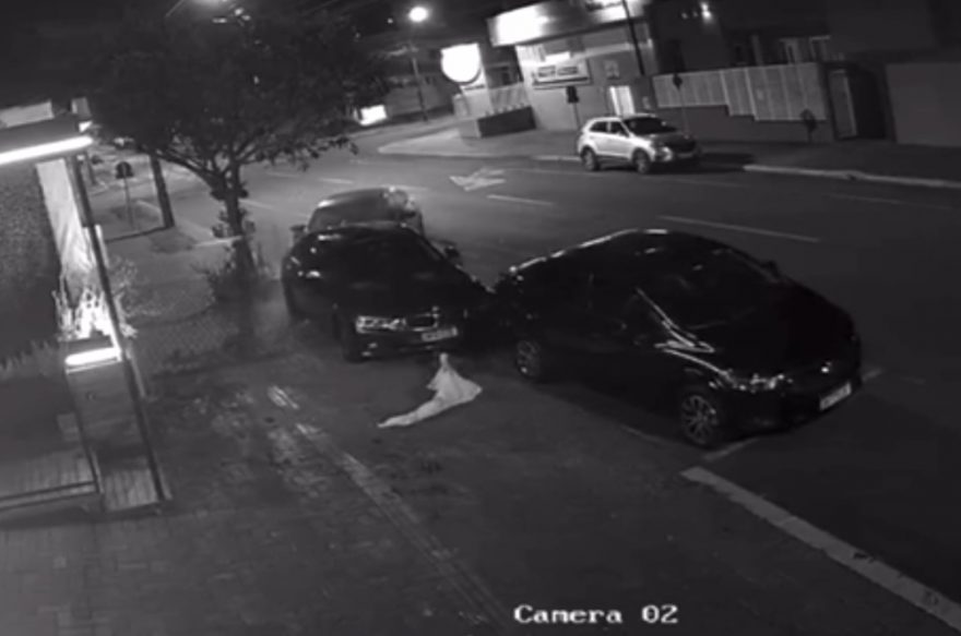 Vídeo mostra momento em que BMW é violentamente atingida por Civic