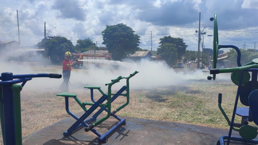 Incêndio em vegetação nas proximidades do CRAS Interlagos mobiliza Bombeiros