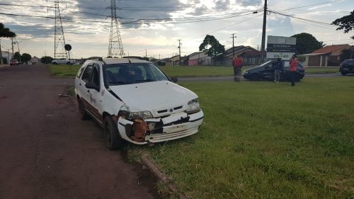 Colisão entre carros é registrada na região do Parque Verde