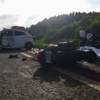 Imagem referente a Mulher grávida de 6 meses e motociclista morrem na BR-277