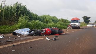 Gestante e motociclista que morreram na 277 são identificados