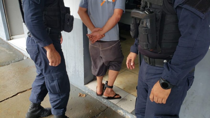 Homem de 43 anos é detido após descumprir medida protetiva contra a ex, que tem 26 anos