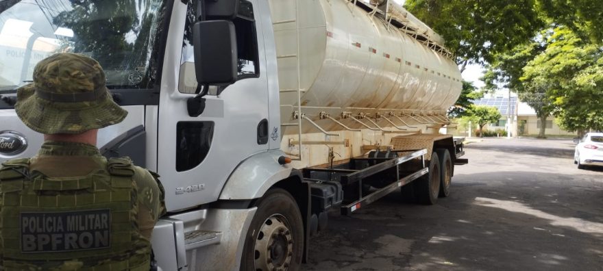 BPFRON apreende caminhão carregado com cigarros contrabandeados em Umuarama