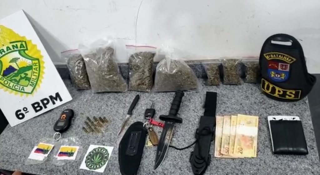 Maconha e facas são apreendidas em Cascavel; casal foi detido