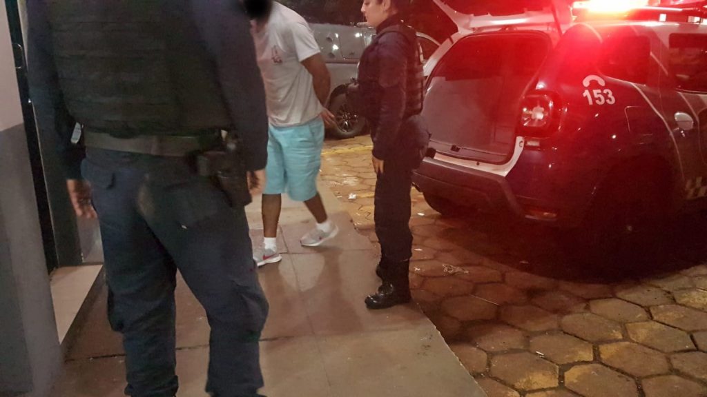 Homem agride ex-companheira e criança de 10 anos no bairro Cascavel Velho Homem agride ex-companheira e criança de 10 anos no bairro Cascavel Velho