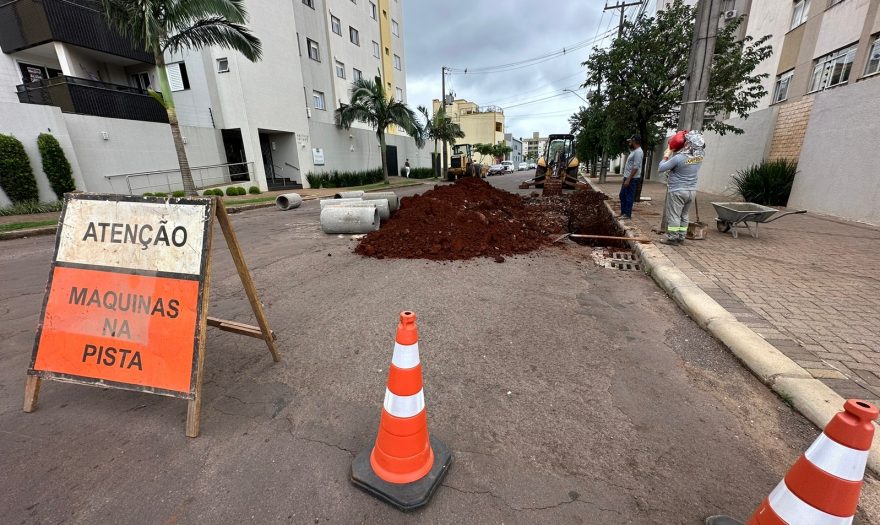 Obras deixam trecho da Rua Paraná interditado