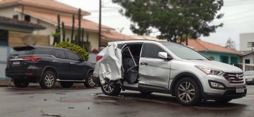 Santa Fé e SW4 ficam destruídas após colisão no Parque São Paulo