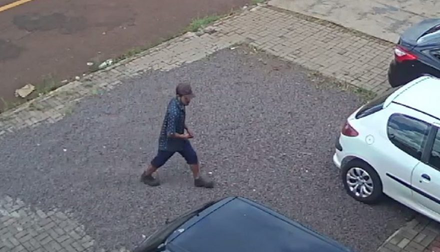 Na tentativa de furtar, homem danifica fechadura de veículo