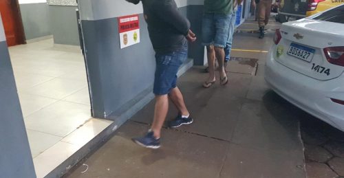 Trio acusado de aplicar golpes em empresas da região é levado à 15ª SDP Trio acusado de aplicar golpes em empresas da região é levado à 15ª SDP