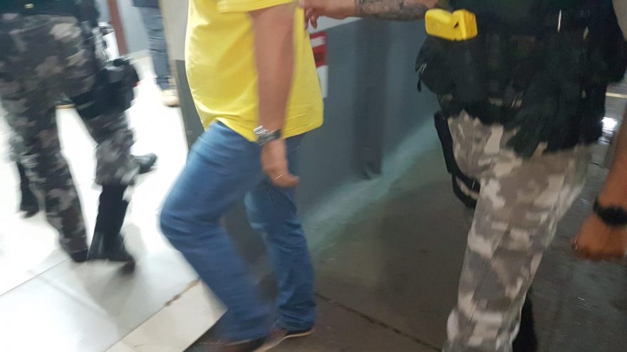 Após prestar falso testemunho em audiência, homem é detido em Cascavel
