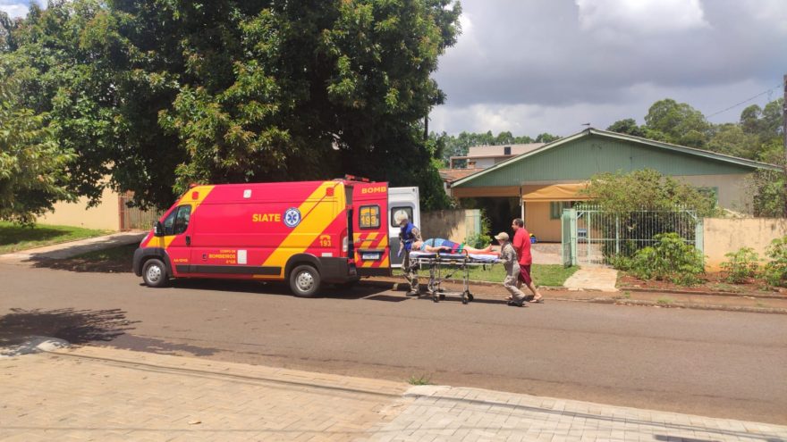 Idosa fica ferida após sofrer queda em residência no Guarujá