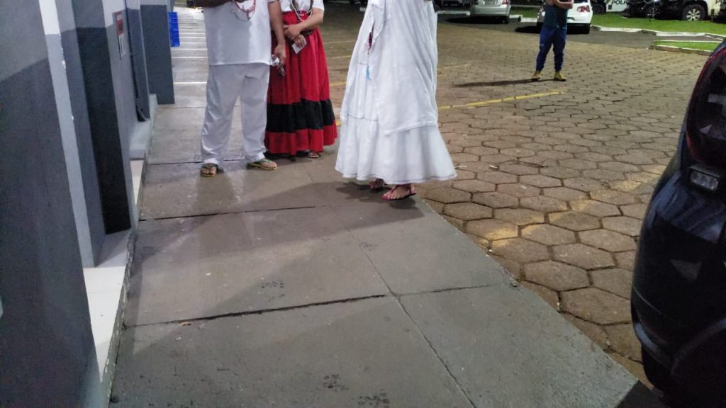 Vizinhos reclamam de terreiro de Umbanda e caso vai parar na Delegacia Vizinhos reclamam de terreiro de Umbanda e caso vai parar na Delegacia