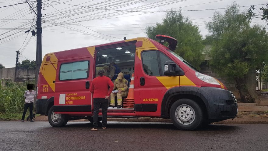 Ao utilizar serra mármore, homem sofre laceração na coxa