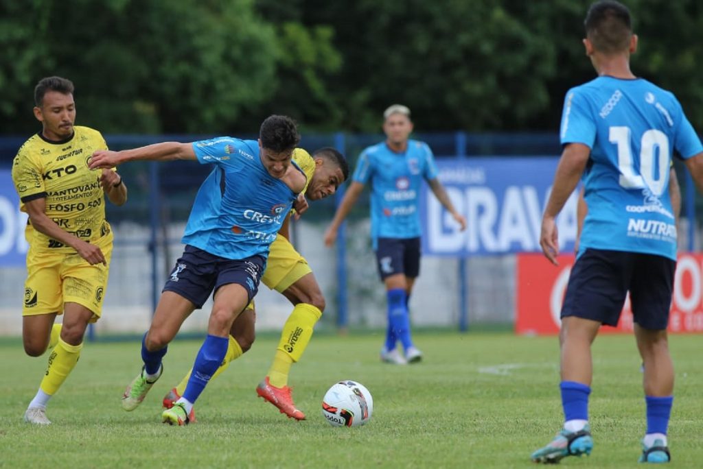 FC Cascavel e Azuriz empatam por 3 a 3 em Pato Branco