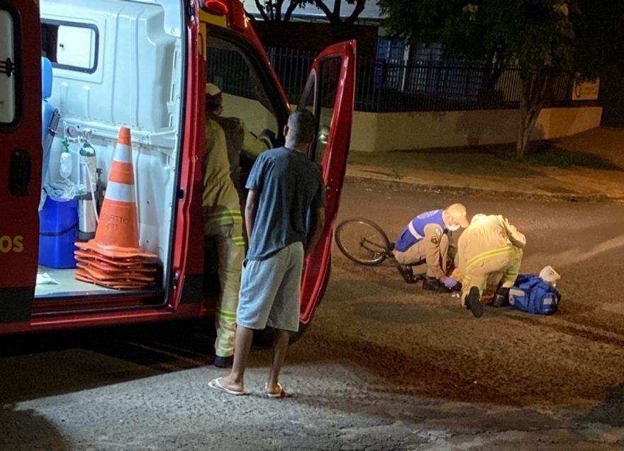 Vítima de acidente com bicicleta é socorrida pelo Siate no bairro Pacaembu