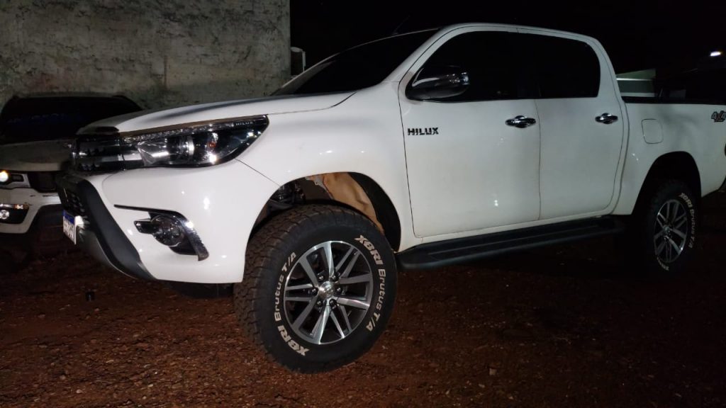 Hilux tomada de assalto no Santo Onofre é recuperada pela Polícia Militar Hilux tomada de assalto no Santo Onofre é recuperada pela Polícia Militar