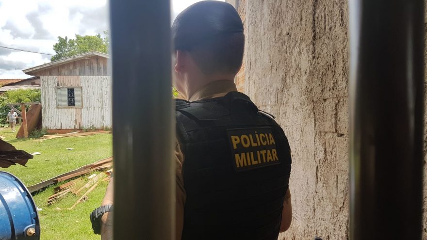 Após resistência de moradores, PM presta auxílio a execução de ordem de despejo
