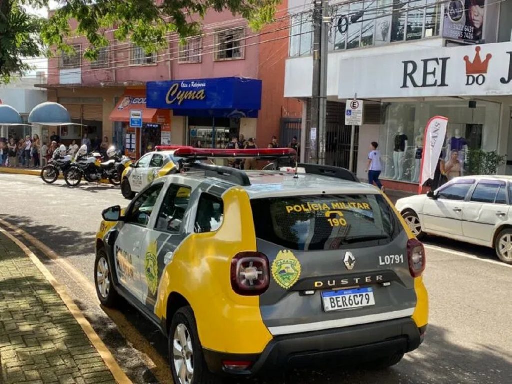 Mulher com sinais de embriaguez faz falsa denúncia de estupro e mobiliza PM em Apucarana Mulher com sinais de embriaguez faz falsa denúncia de estupro e mobiliza PM em Apucarana