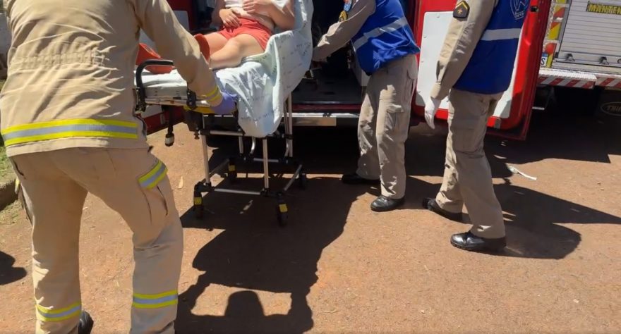 Mulher fica ferida ao ter peito prensado em cilindro no bairro Cascavel Velho