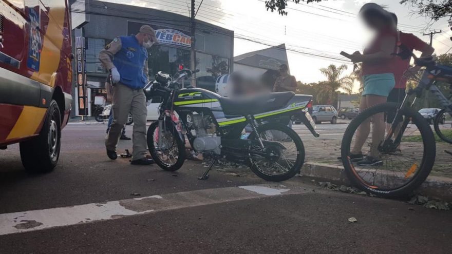 Motociclista fica ferido em colisão na Avenida Brasil