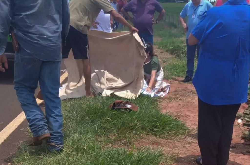 Professor aposentado de Pérola morre atropelado por caminhão na PR-496 Professor aposentado de Pérola morre atropelado por caminhão na PR-496