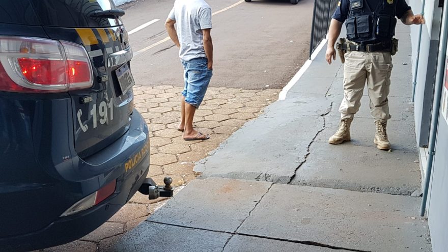 Devendo pensão alimentícia, homem é detido pela PRF