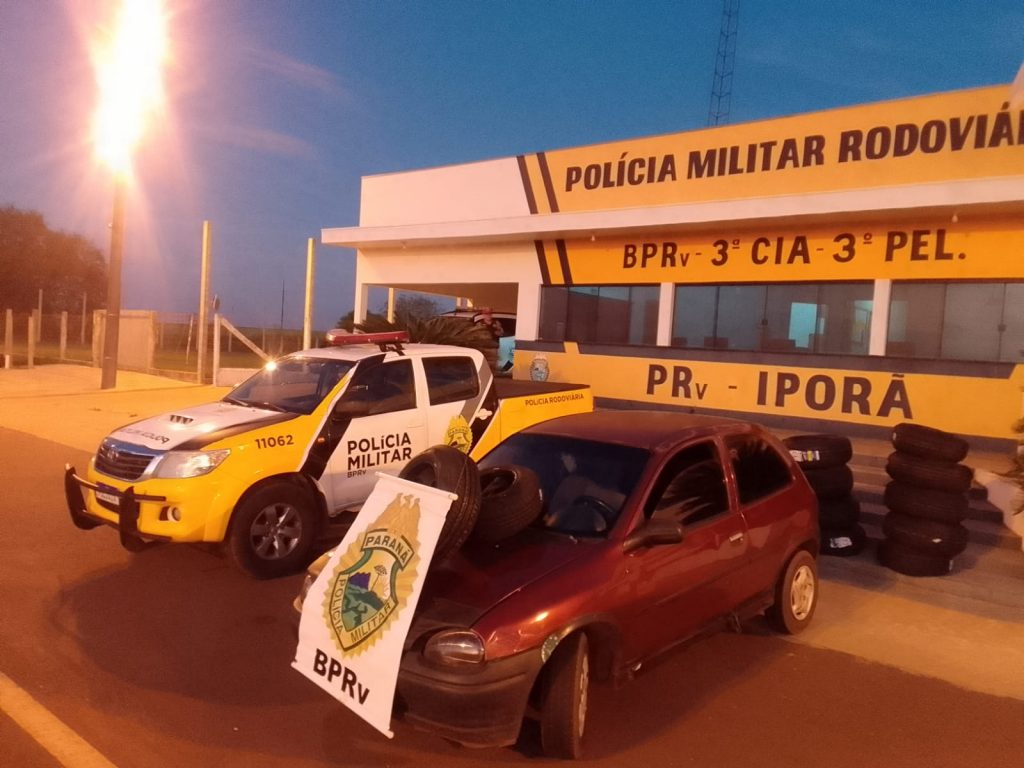 Veículo carregado com 60 pneus contrabandeados é apreendido em Iporã