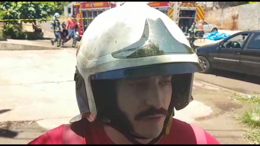 Incêndio queimou muitos pertences e gerou muita fumaça, afirma oficial do Corpo de Bombeiros