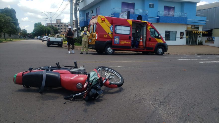 Idoso fica ferido após colisão entre utilitário e moto no Coqueiral