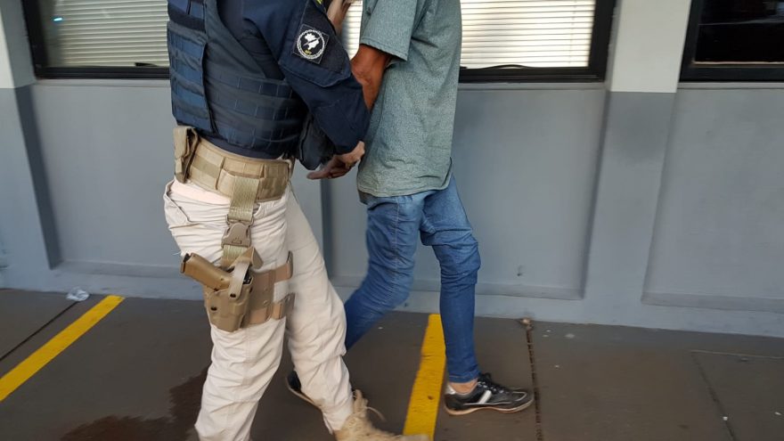 Homem é detido com caminhonete carregada com maconha na BR-163
