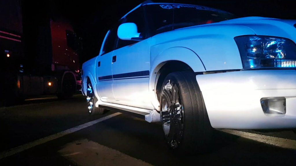 Condutor flagrado pela PRF em alta velocidade na BR-277 é autuado e tem carro apreendido