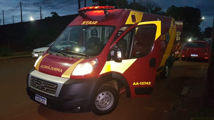 Homem tem lesão na cabeça após escorregar em piso de piscina