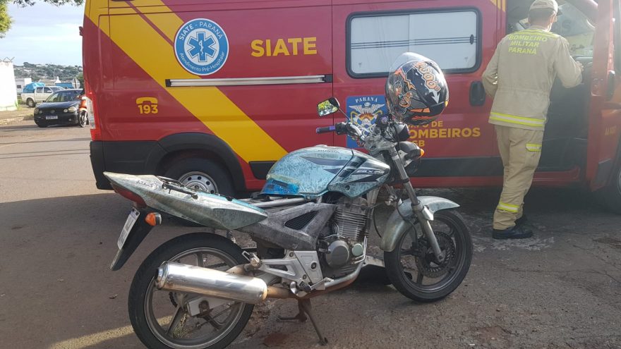 Motociclista se fere após bater com carro no viaduto da Rua Jacarezinho