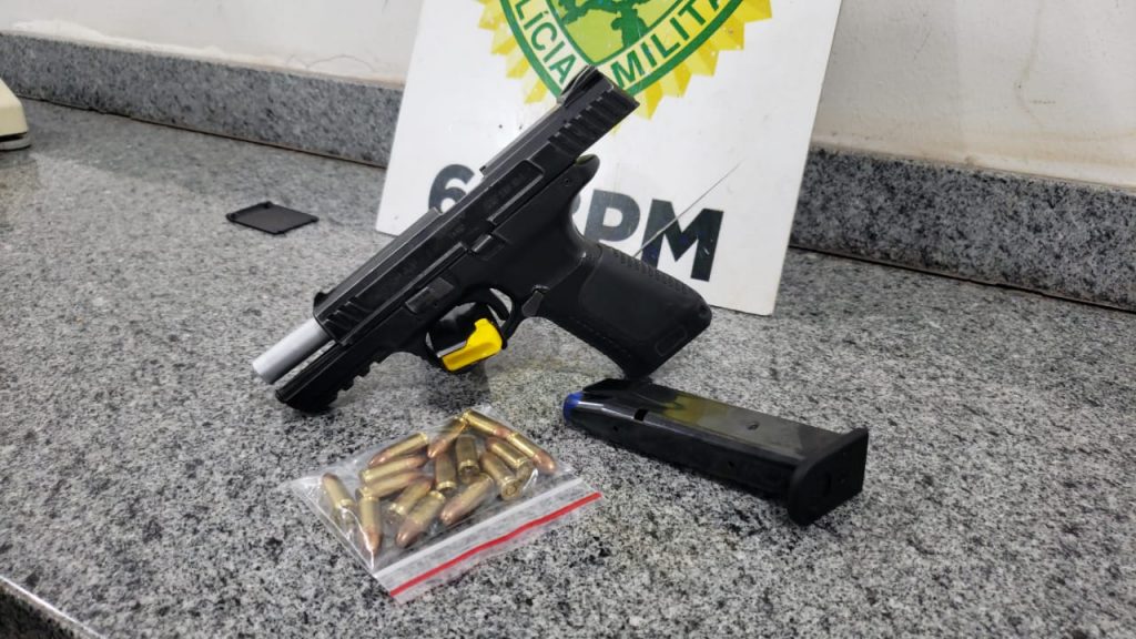Homem é detido com pistola 9mm que daria como parte de pagamento para comprar carro