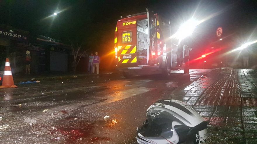 Motociclista sofre fratura no braço após acidente na Av. Carlos Gomes