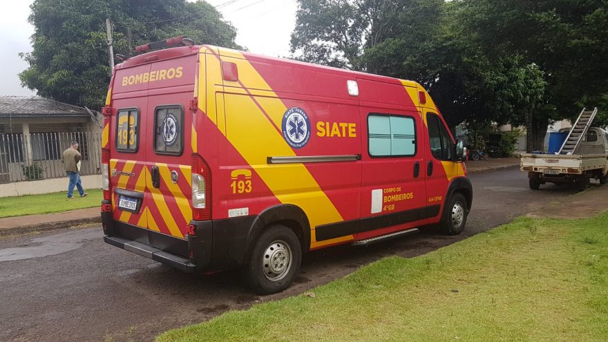 Ciclista de 42 anos sofre queda na Rua Estanislau Cidral e é socorrido pelo Corpo de Bombeiros