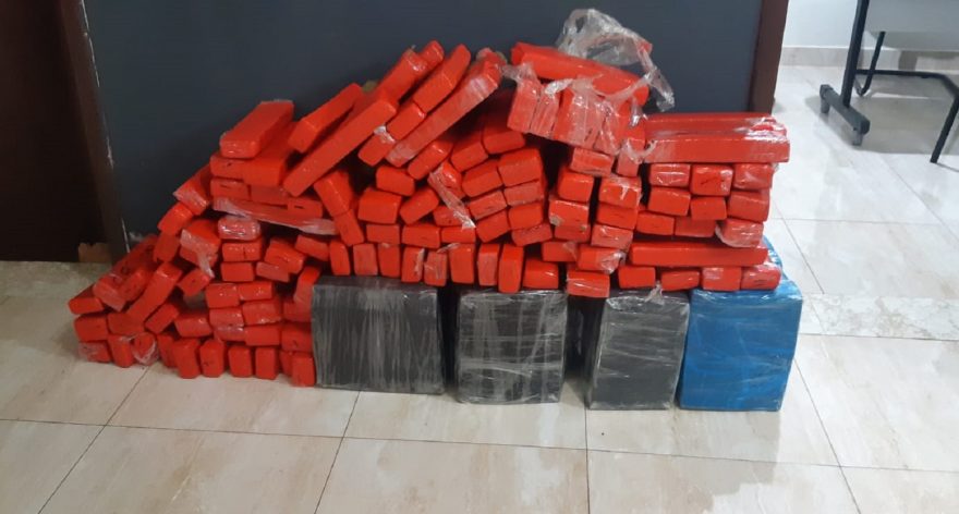 Casal é detido com grande quantidade de maconha