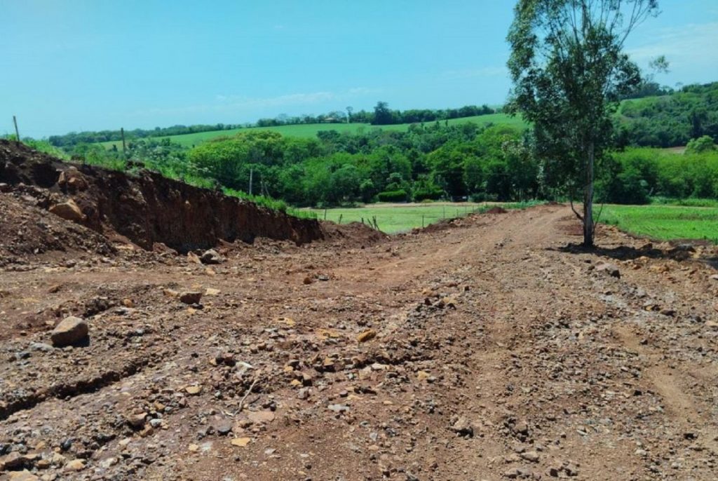 Proprietário rural é multado em R$ 50 mil reais por abrir estrada sem licença ambiental