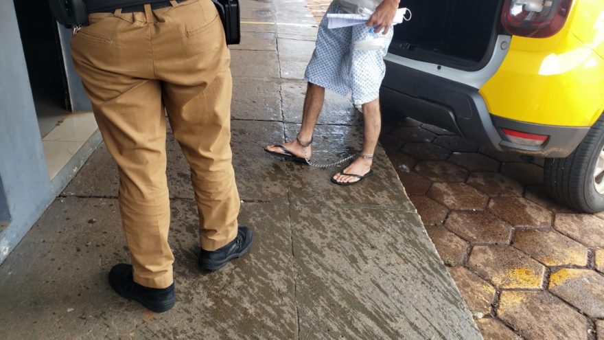 Depois de receber alta por ter sido baleado, homem é detido