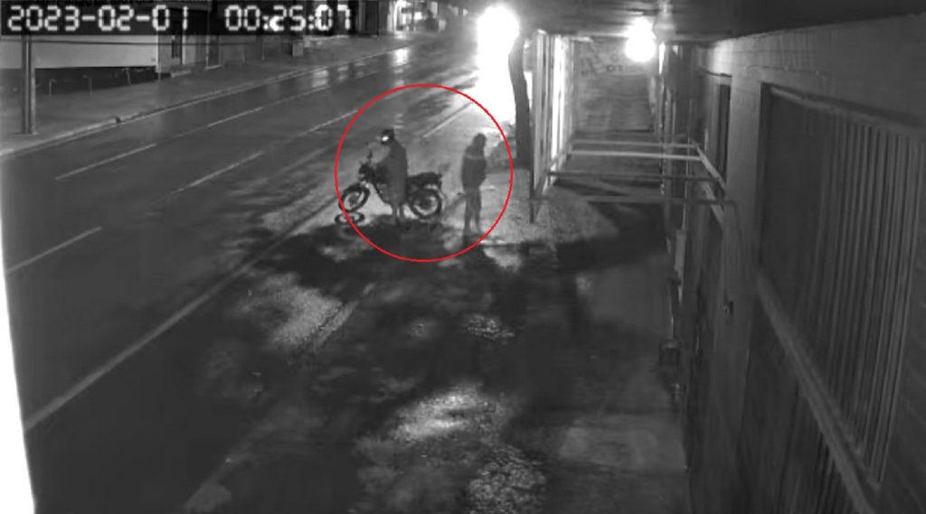 Vídeo: marginais danificam ignição de motocicleta em tentativa de furto no centro de Cascavel