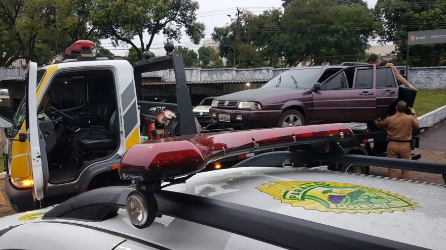 Veículo Santana furtado durante a madrugada é localizado no bairro Interlagos
