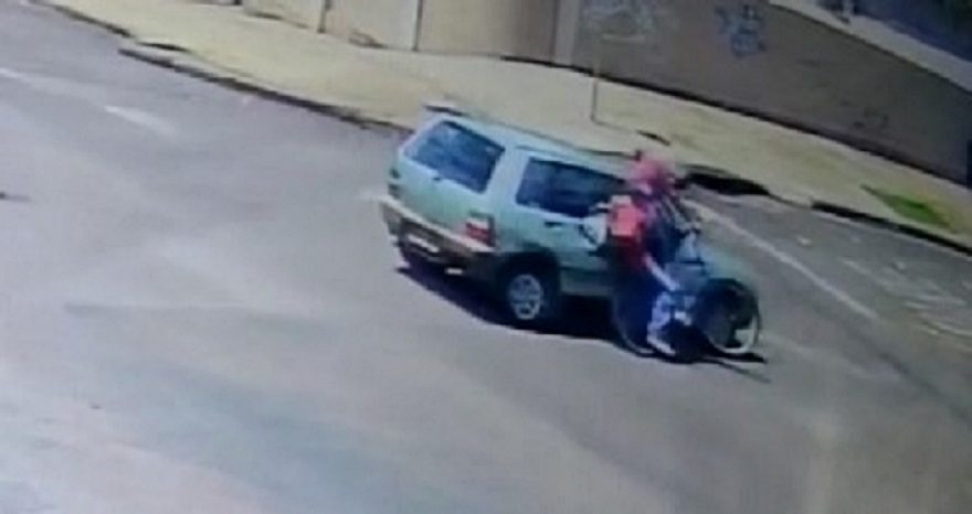 Câmera registra acidente que deixou ciclista ferido