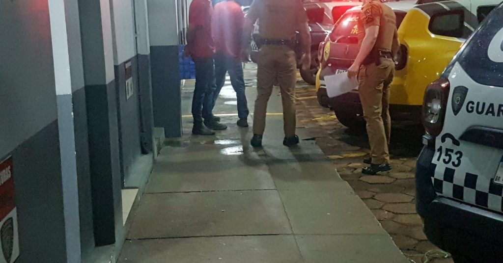 Jovens são encaminhados à 15ª acusados de furto de motocicleta em Capitão Leônidas Marques