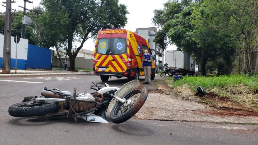 Homem tenta fugir de abordagem e acaba colidindo contra viatura da PRF