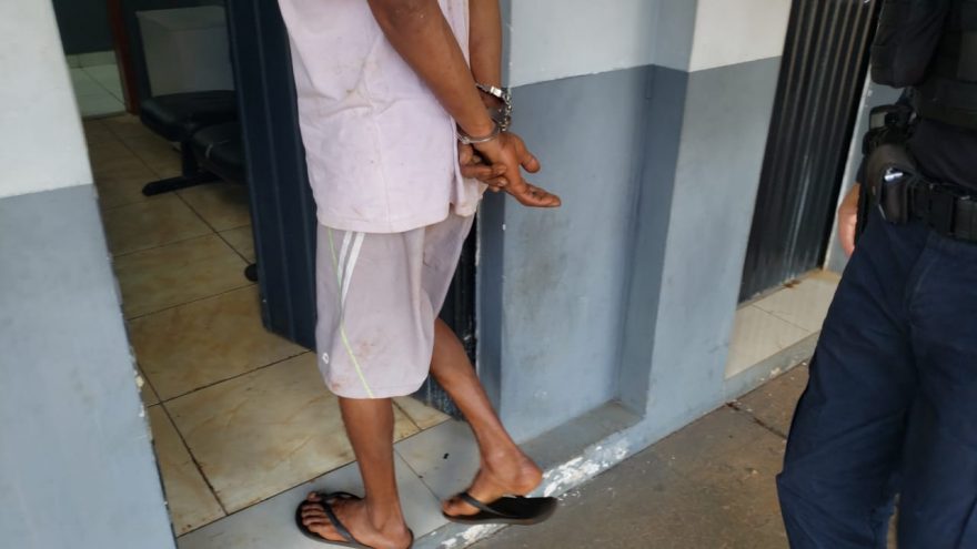 Morador detém homem que invadiu residência na Região Norte