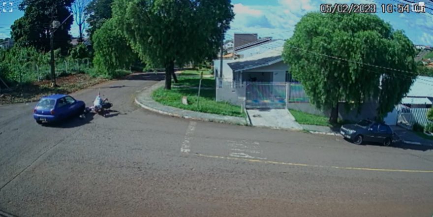 Câmera de segurança registra acidente em que motorista fugiu sem prestar socorro no Bairro Neva