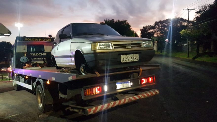 Fiat Uno com indicativo de furto é recuperado