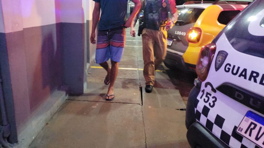 Homem é detido com sinais de embriaguez