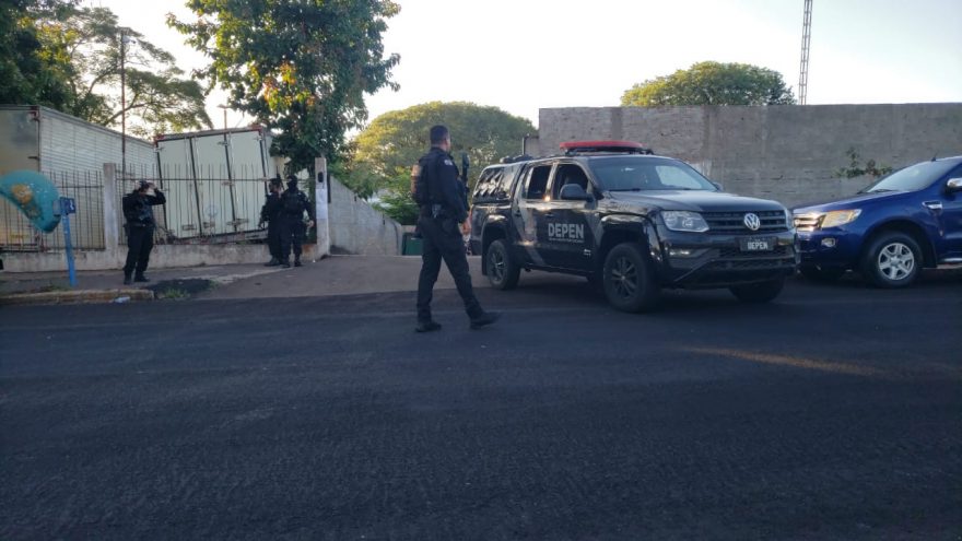 Logo cedo, agentes do Depen realizam transferência de detentos